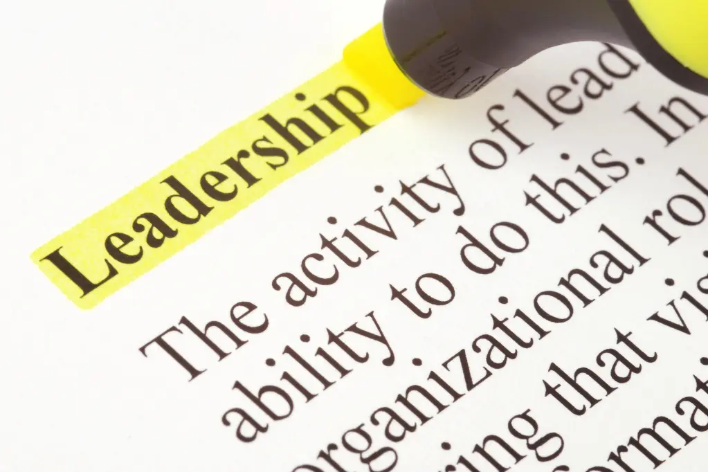 LEADERSHIP: Meno controllo e più direzione